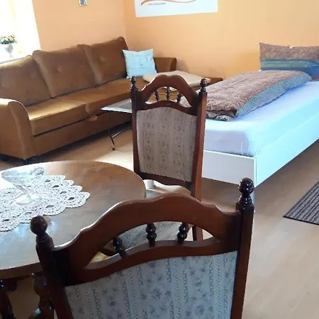 Bei Querfurt Apartament